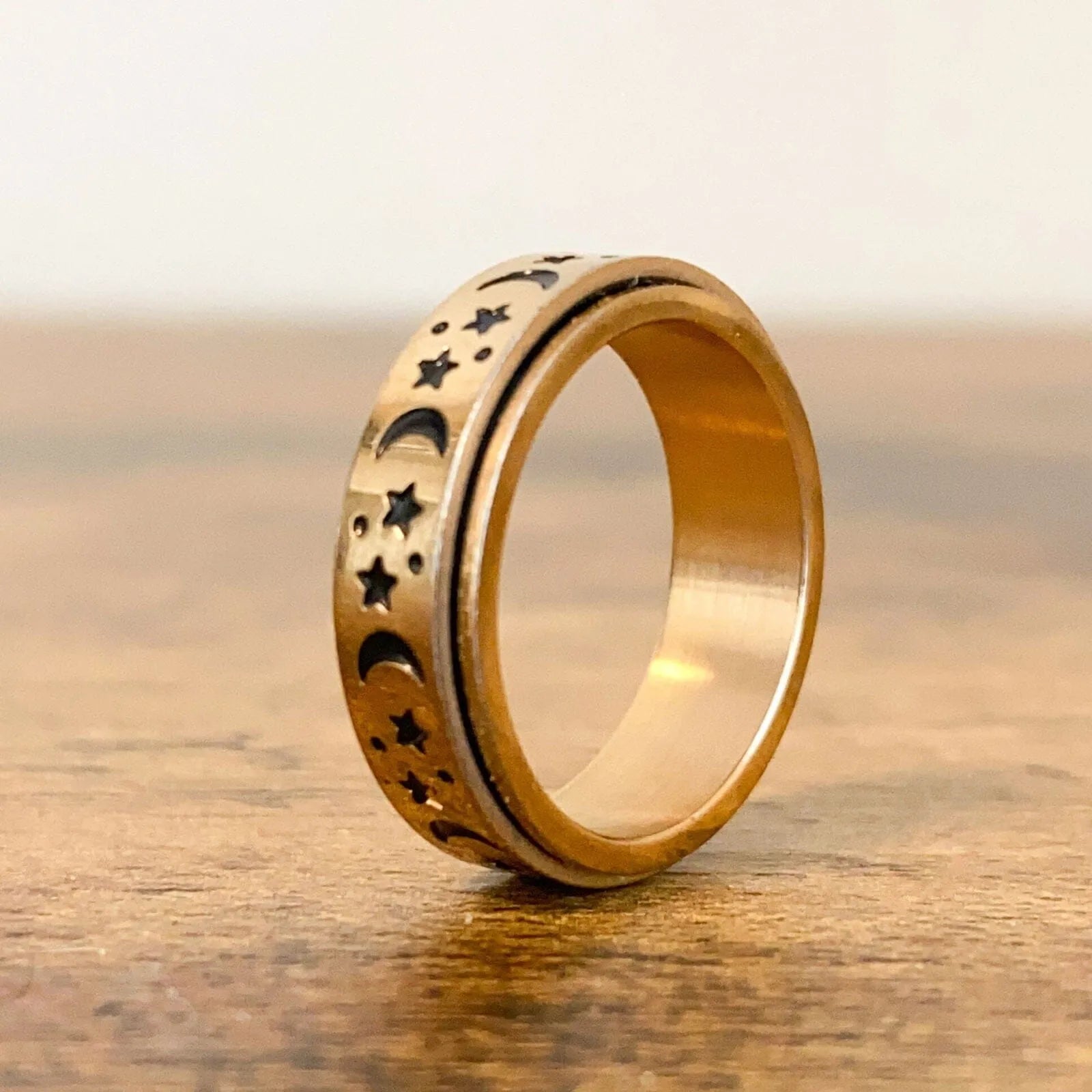 Moon and Star Spinner Stim Ring 4 Rose gold 