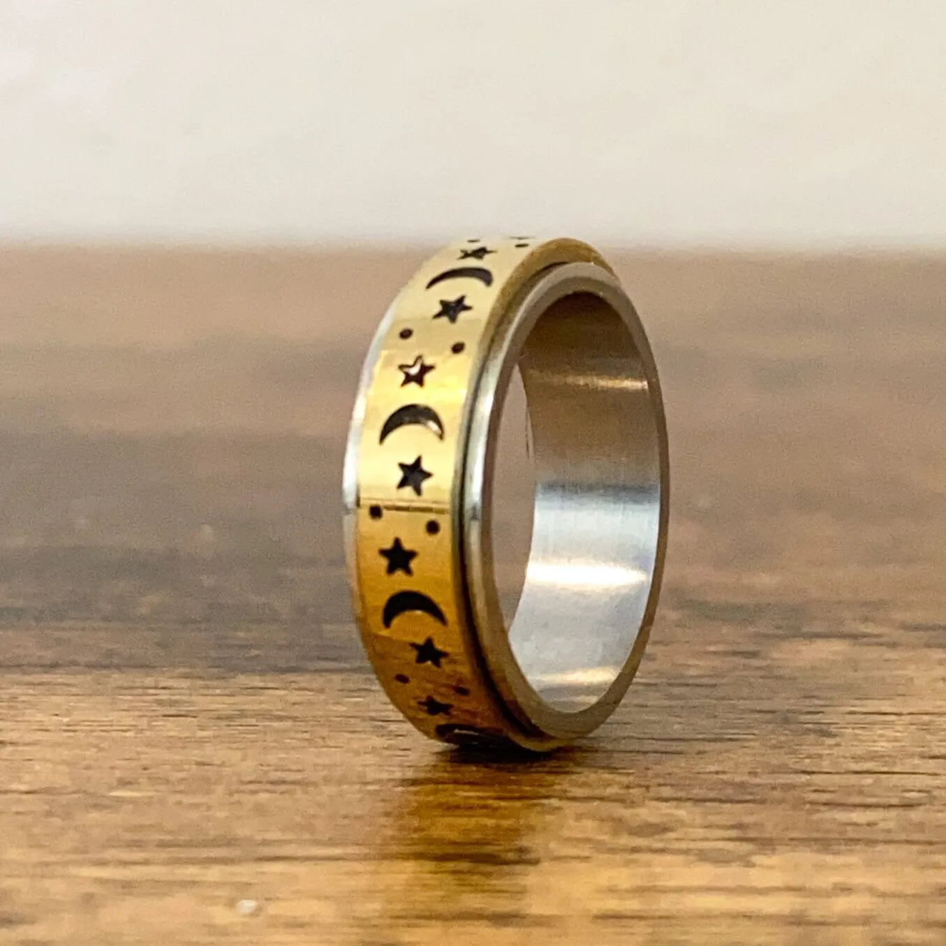 Moon and Star Spinner Stim Ring 4 Silver-Gold 